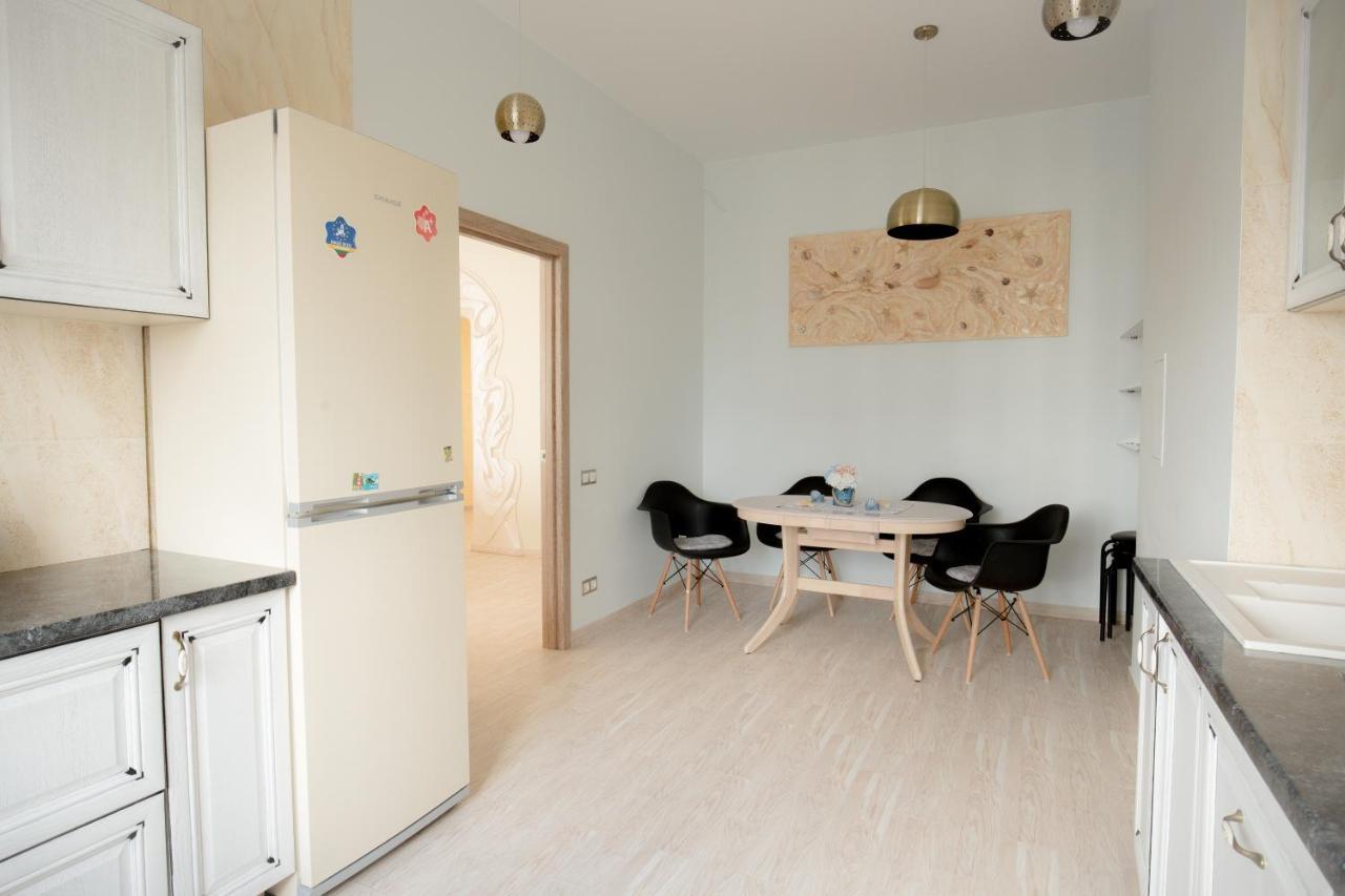 Apartment On Grecheskaya 5 โอเดสซา ภายนอก รูปภาพ